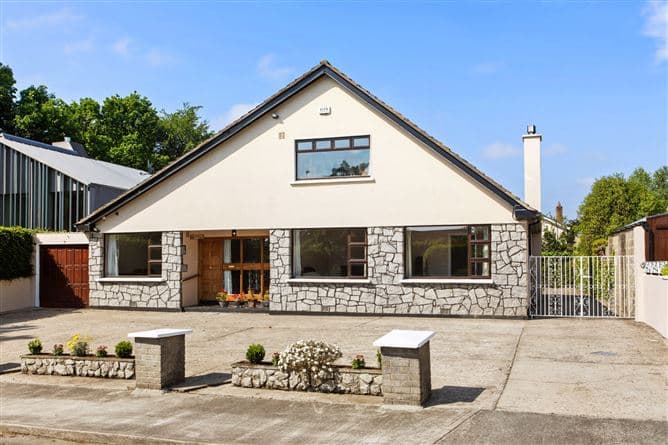 2 Stradbrook Lawn, Blackrock, Co. Dublin