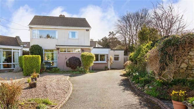 7 Charlton Lawn, Goatstown,   Dublin 14