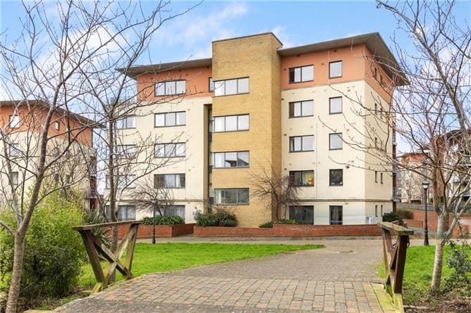 43 The Oval, Tullyvale, Cabinteely, Dublin 18, D18X573
