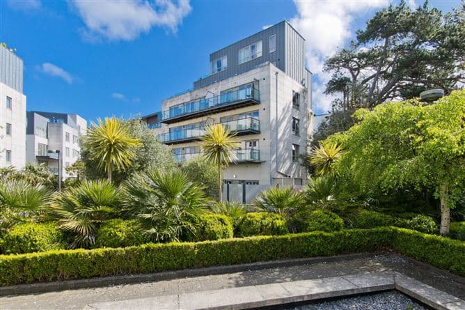 306 Beechwood Court, Block K1, Stillorgan Road, Blackrock, Co. Dublin