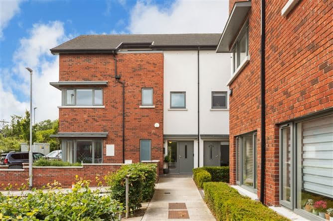 1 Willow Glen, Glenamuck Road, Carrickmines, Dublin 18