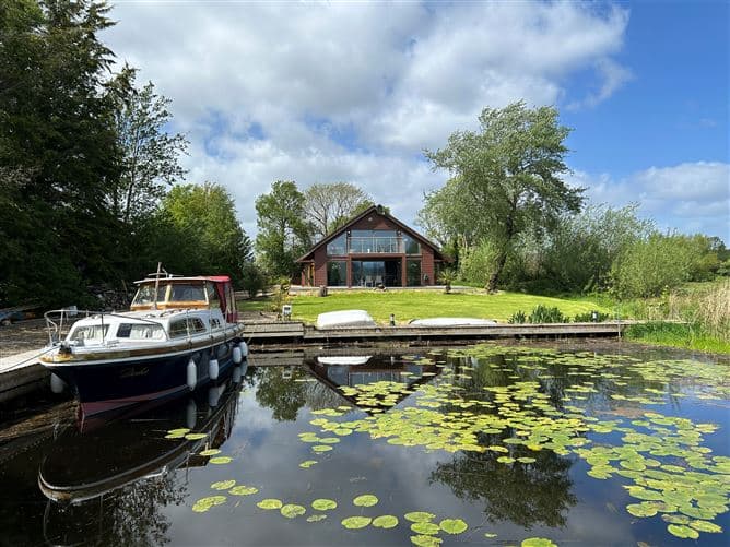 'Fisherman's Lodge' Moynoe, Scarriff, Clare