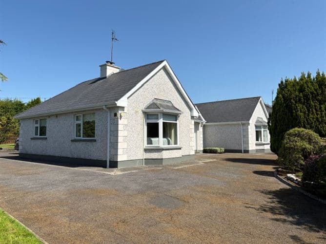 Carrowreagh, Ballyhaunis, Mayo