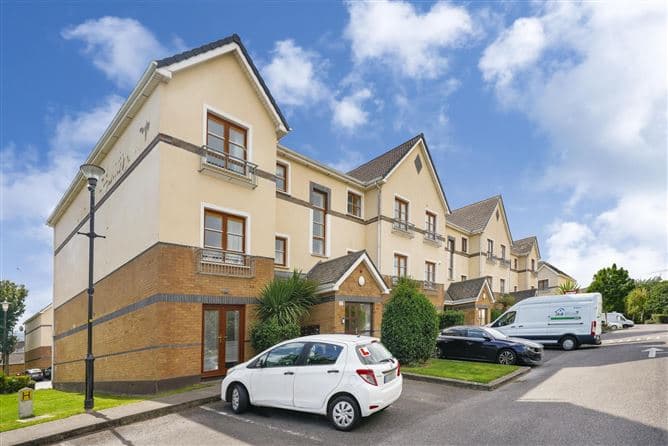 32 MARLFIELD LAWN, KILTIPPER, TALLAGHT DUBLIN 24