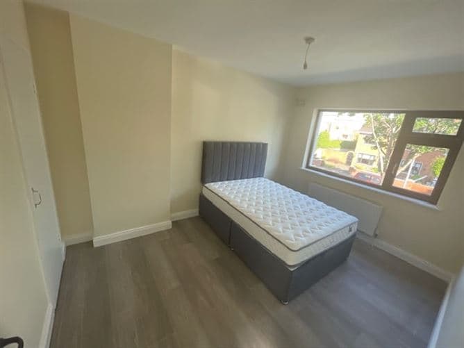 Virginia Heights, Tallaght, Dublin 24 (Double Room To Rent – Room B)