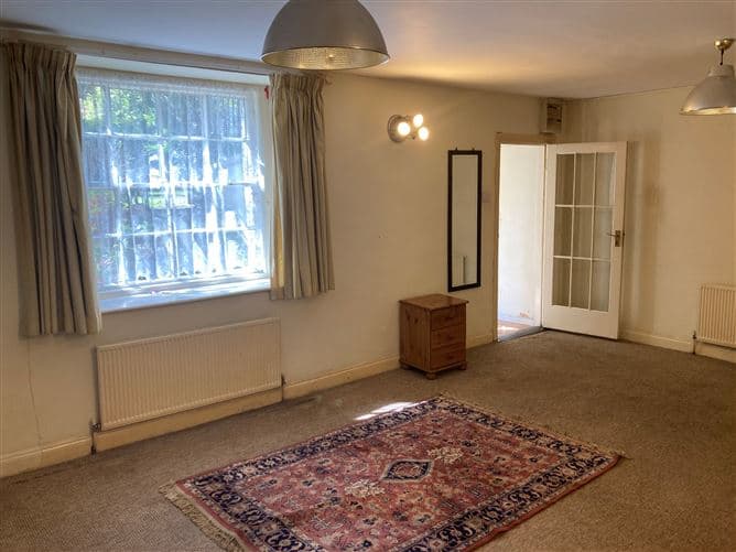 Garden Level Apartment at No. 97 Leeson Street Upper, Ballsbridge, Dublin 4