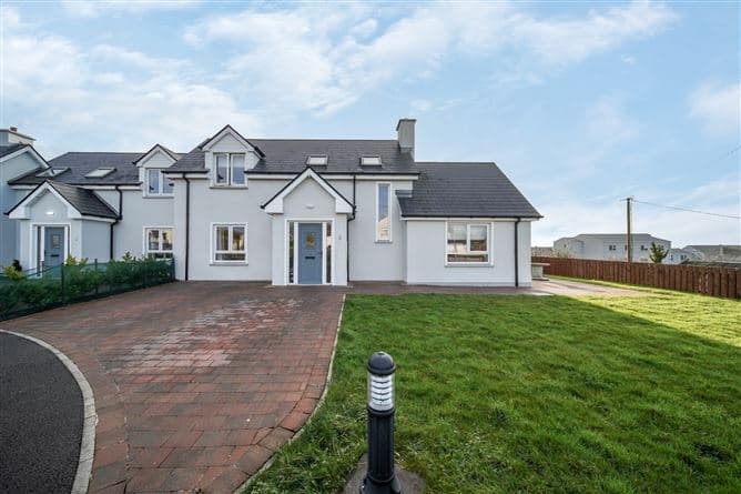 4 Radharc Na Noilean, Magheraclogher, Gweedore, Co. Donegal