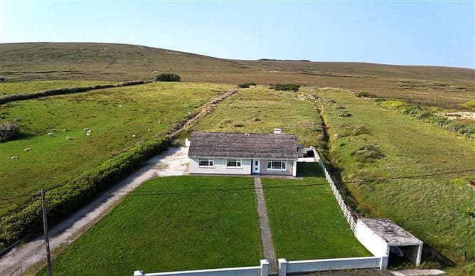 THE MAYO HOUSE, MUINGAROON, BARNATRA, BALLINA, CO. MAYO