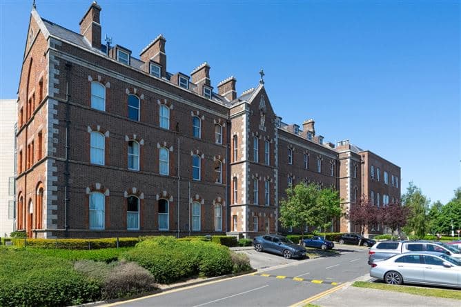 44 Convent Hall, Mount Saint Annes., Milltown, Dublin 6