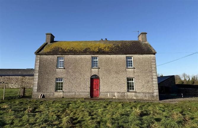 IARNRÓD ÉIREANN, ROSCREA RAILWAY STATION, FANCROFT ROAD, ROSCREA, CO. TIPPERARY