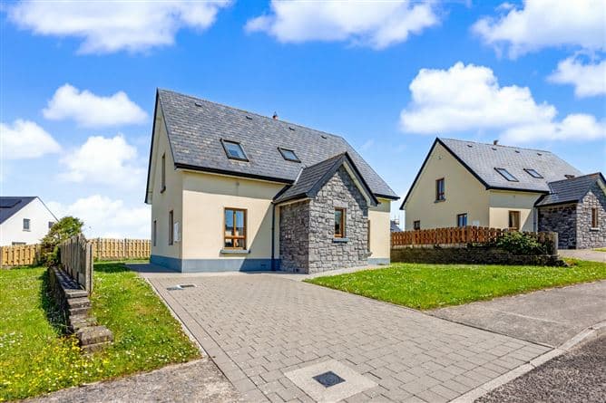 C33 Cahermore Village, Enniscrone, Co. Sligo.