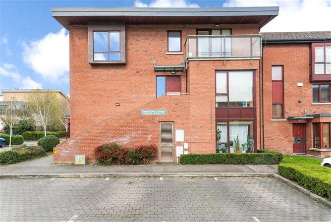 1 CASTLEGATE GRANGE, ADAMSTOWN CASTLE, LUCAN, CO. DUBLIN