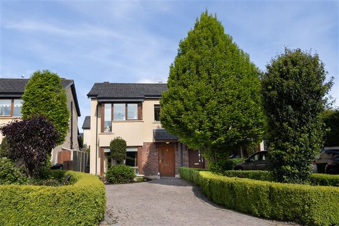8 Blackthorn Hill Crescent, Rathcoole, Dublin