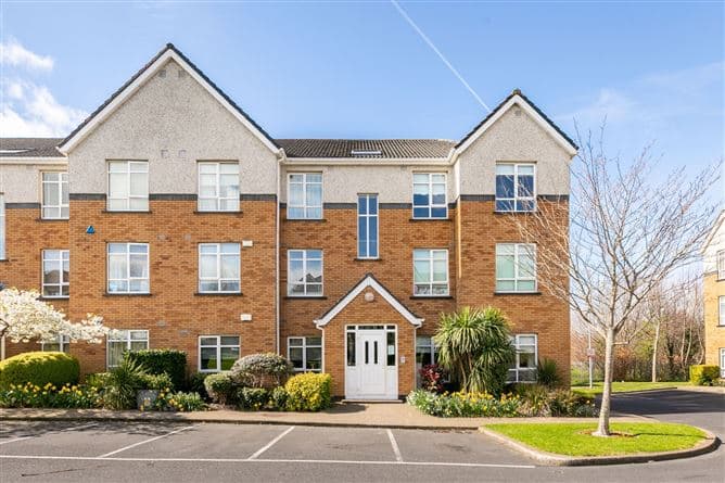 68 Parklands Court, Ballycullen, Dublin 24