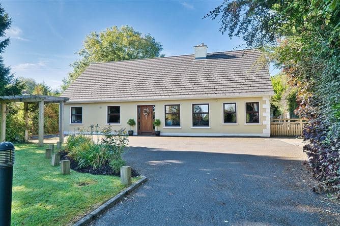 Ancalagon, Clonmahon, Summerhill, County Meath