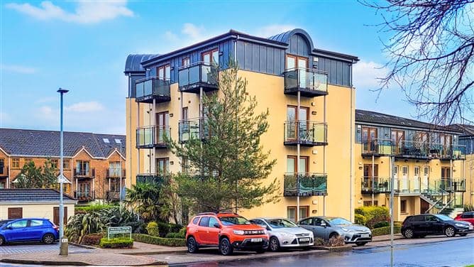 33 Stocking Wood Hall, Stocking Avenue, Rathfarnham, Dublin 16, D16Y886