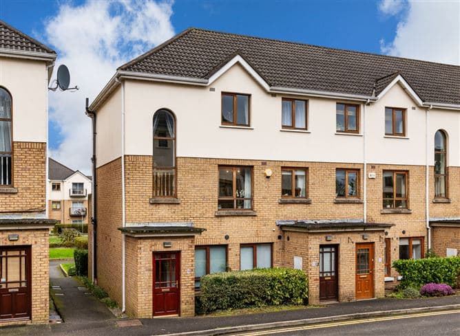 9 The Court, Larch Hill, Santry, Dublin 17