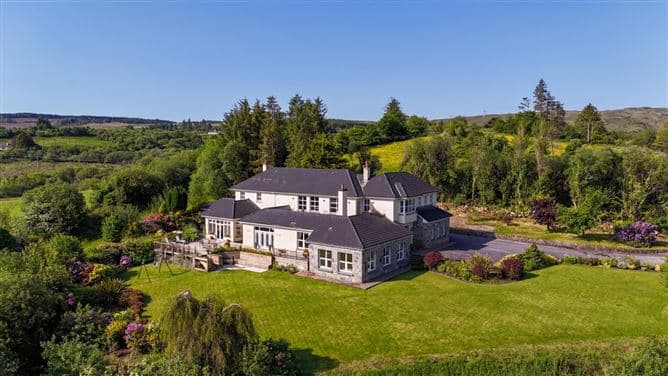 Kitts Bay - Lake Shore House, Glann Road, Oughterard, Co. Galway