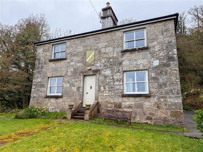 PONTOON HOUSE, BUNDUVOWEN, PARKE, CASTLEBAR, CO. MAYO