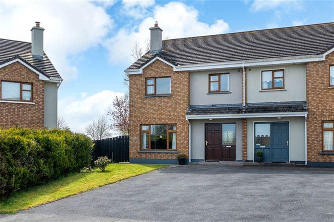 25 Cornaroya Manor, Ballinrobe, County Mayo