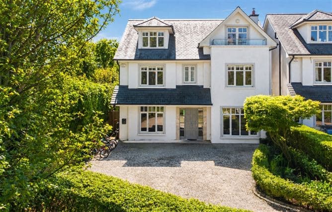 11 Glencarraig, Brides Glen Road, Rathmicheal, Dublin 18