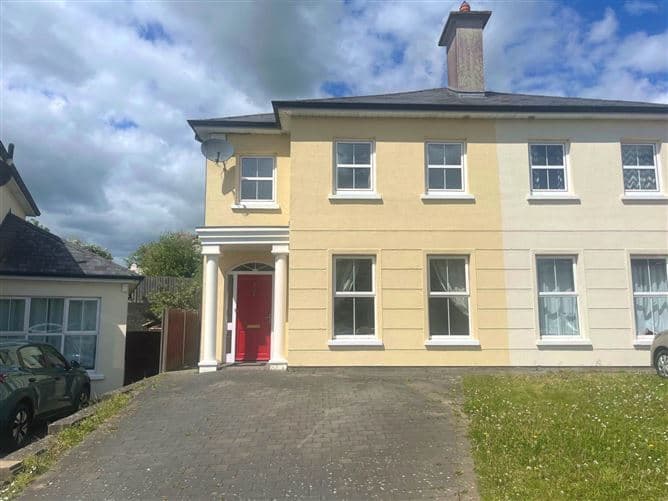 8 Longfield Avenue, Clonmel, County Tipperary